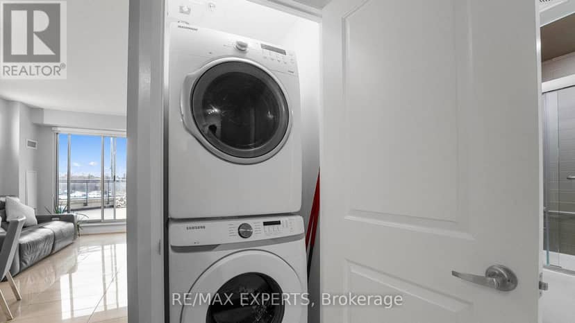 201 - 12 Woodstream Boulevard — photo 18 of 25