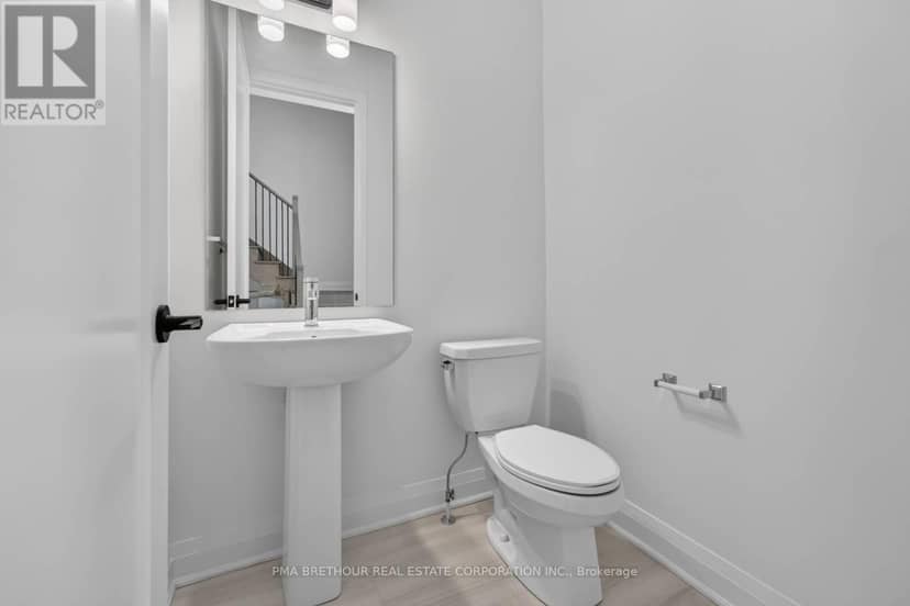 59 Alton Crescent — photo 14 of 26