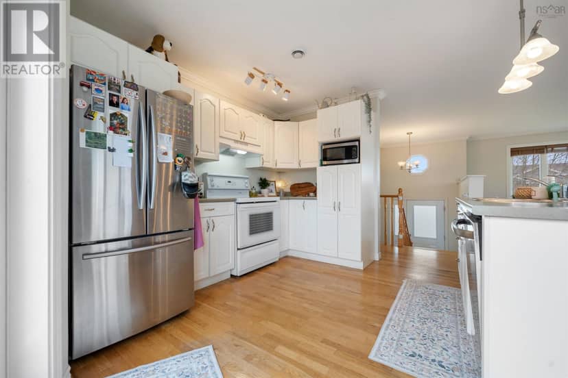 98 Sierra Drive — photo 13 of 40
