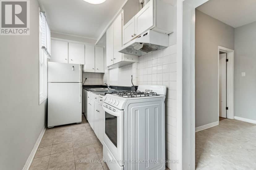 740 Lansdowne Avenue — photo 10 of 23