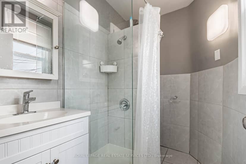 740 Lansdowne Avenue — photo 15 of 23