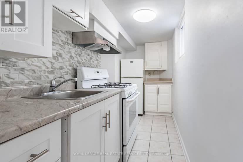 740 Lansdowne Avenue — photo 16 of 23