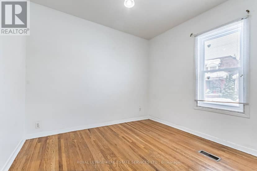740 Lansdowne Avenue — photo 5 of 23