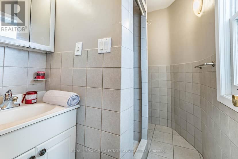 740 Lansdowne Avenue — photo 7 of 23