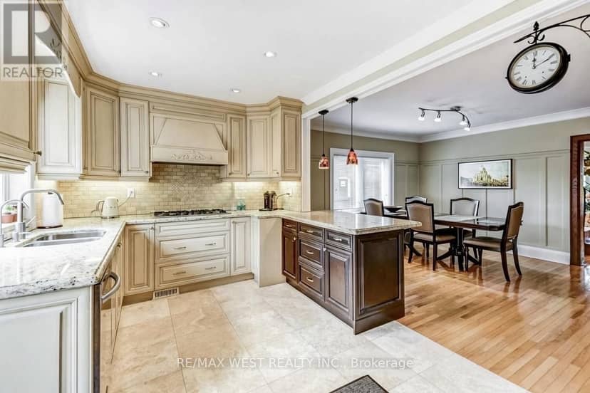 15 Wendover Road — photo 8 of 18