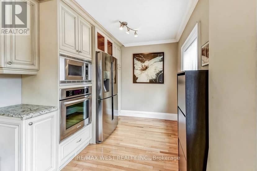 15 Wendover Road — photo 9 of 18