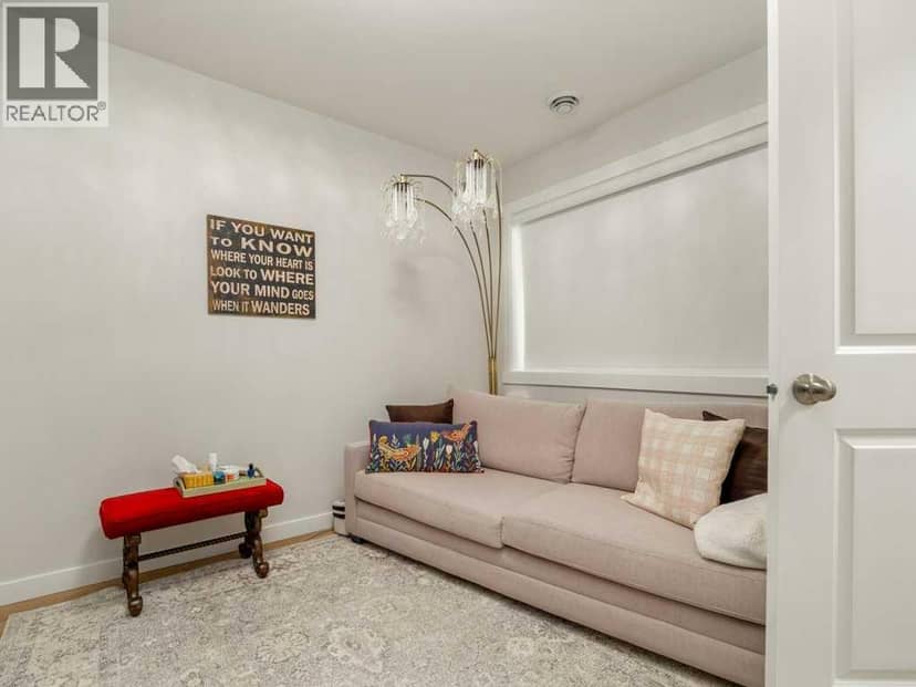 318 Whispering Way, Vulcan, photo 8