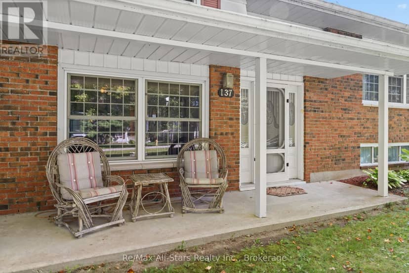 137 Reid Street — photo 8 of 40