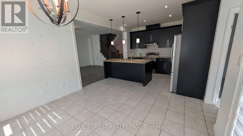 30 Thames Springs Crescent — photo 14 of 38
