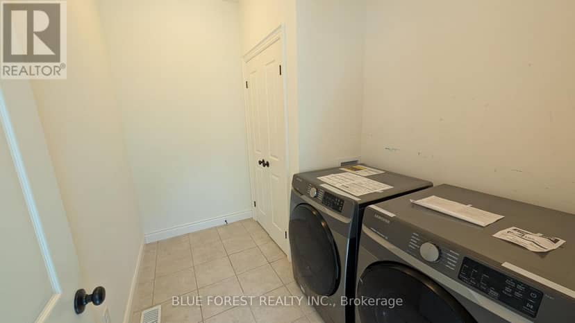 30 Thames Springs Crescent — photo 15 of 38