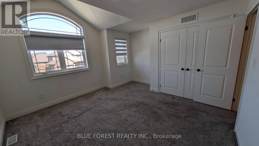 30 Thames Springs Crescent — photo 20 of 38