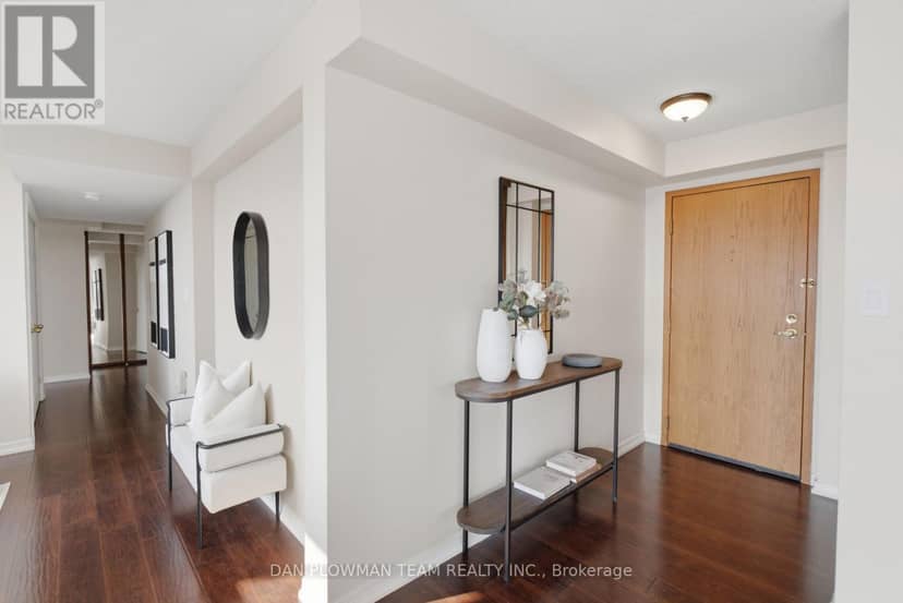 702 - 80 Athol Street E — photo 2 of 40
