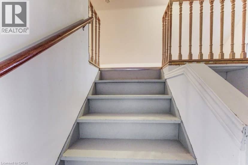 26 ST. LEGER Street — photo 20 of 40