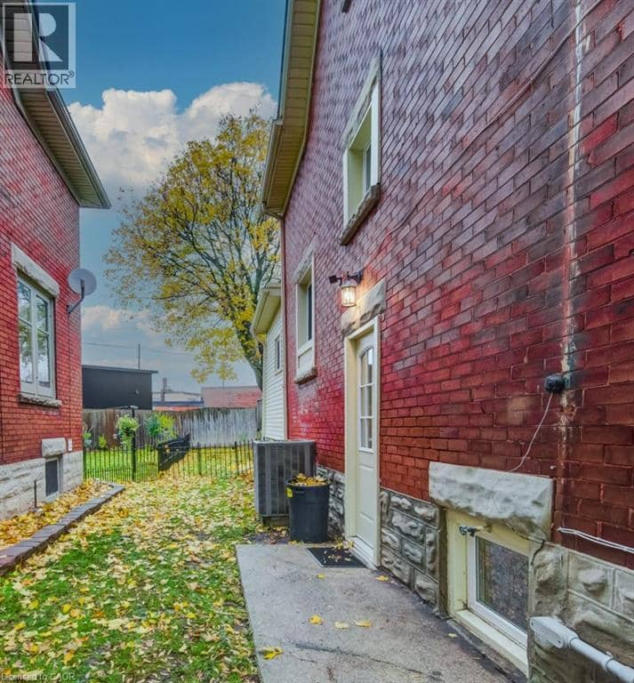 26 ST. LEGER Street — photo 31 of 40