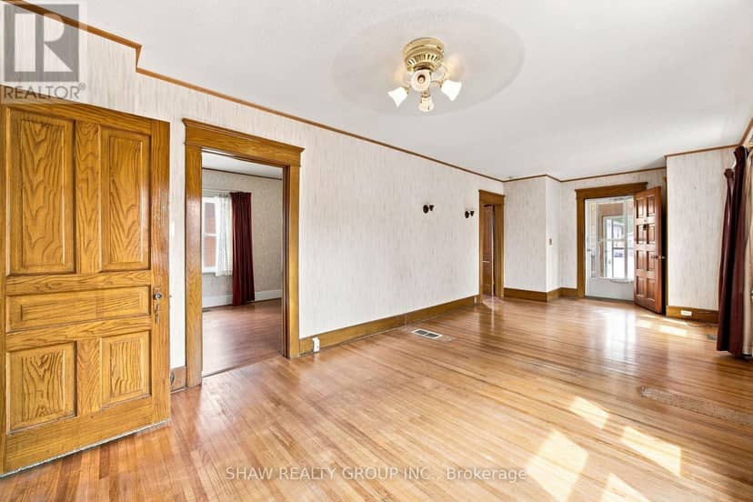 26 Maitland Street — photo 11 of 34