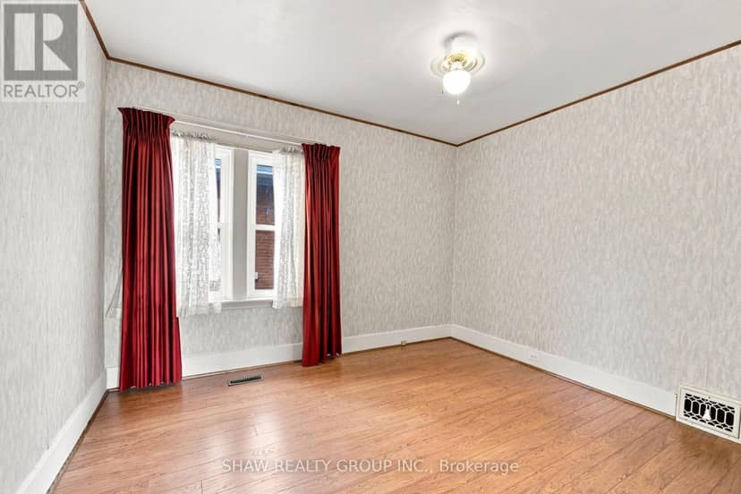 26 Maitland Street — photo 8 of 34