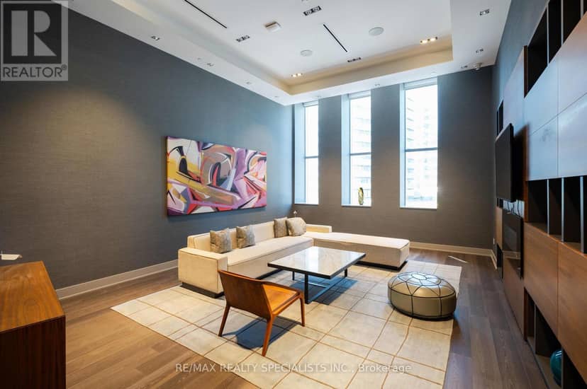 4303 - 10 York Street — photo 40 of 40