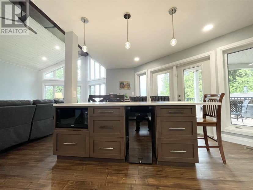 2778 Canoe Point RD — photo 9 of 40