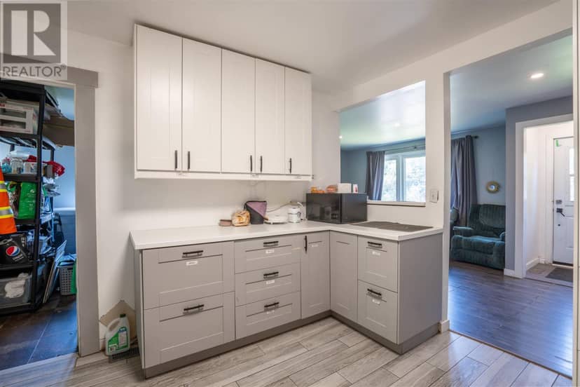 218 Willow AVE — photo 9 of 22