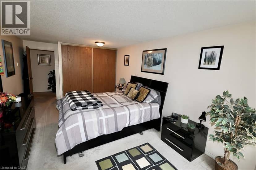 55 GREEN VALLEY Drive Unit# 404 — photo 7 of 15