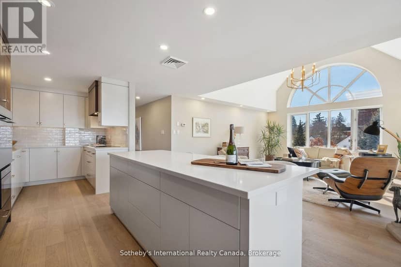 401 - 30 Front Street — photo 13 of 37