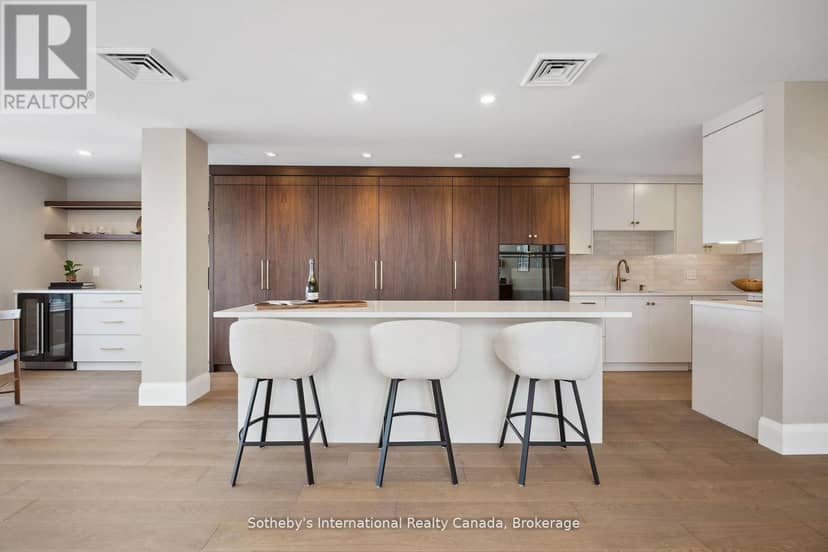 401 - 30 Front Street — photo 15 of 37