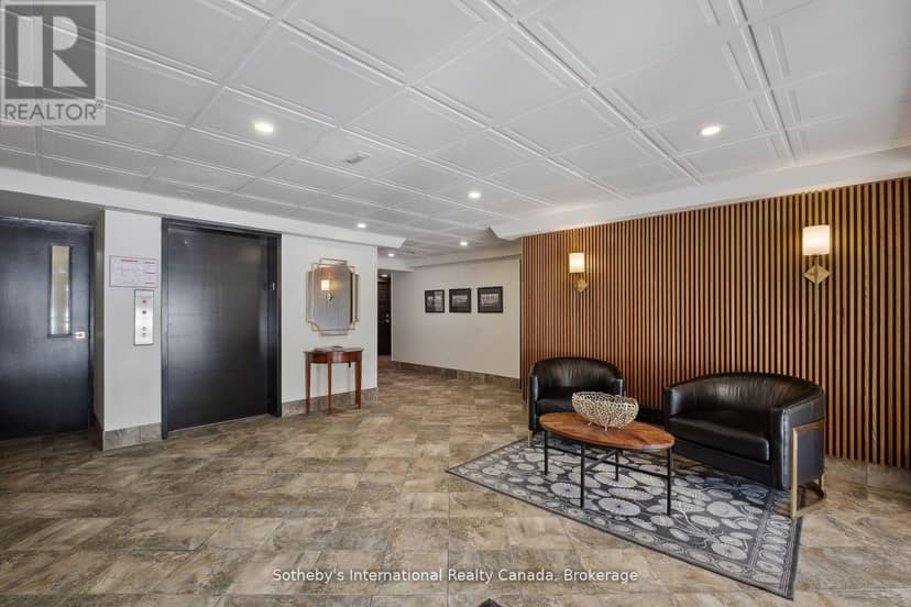 401 - 30 Front Street — photo 4 of 37