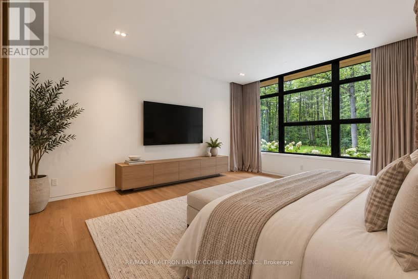 10 Trailwood Crescent — photo 17 of 40