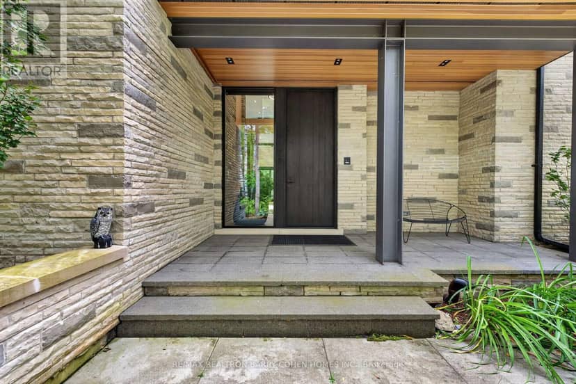 10 Trailwood Crescent — photo 3 of 40