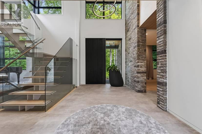 10 Trailwood Crescent — photo 5 of 40