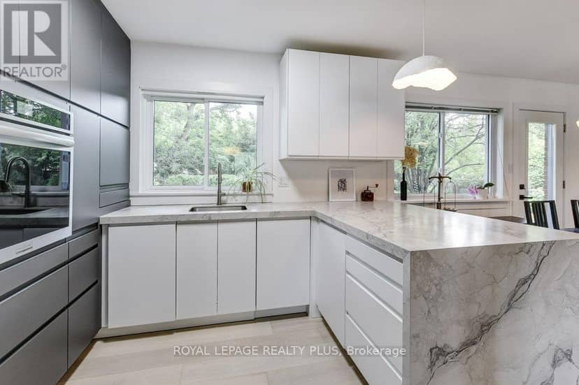 5322 Windermere Drive — photo 17 of 40