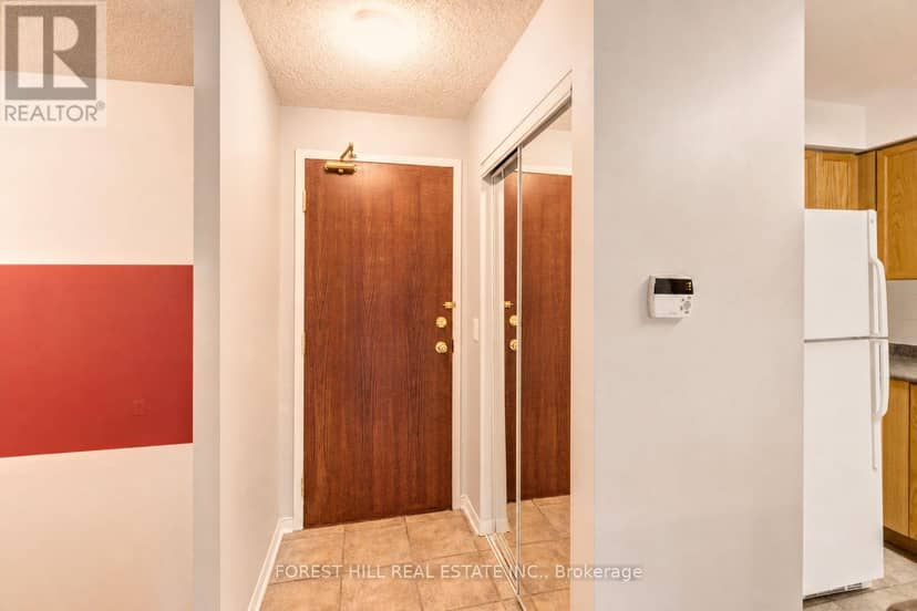 709 - 17 Michael Power Place — photo 3 of 16