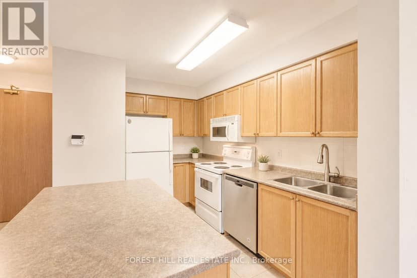 709 - 17 Michael Power Place — photo 4 of 16