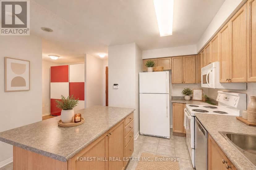 709 - 17 Michael Power Place — photo 5 of 16