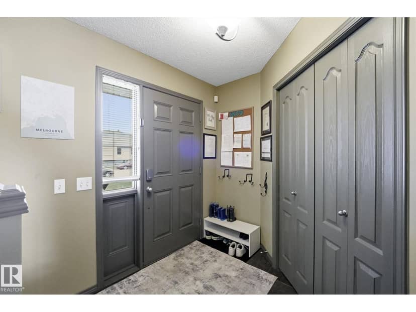5420 162B AV NW, Edmonton, photo 4
