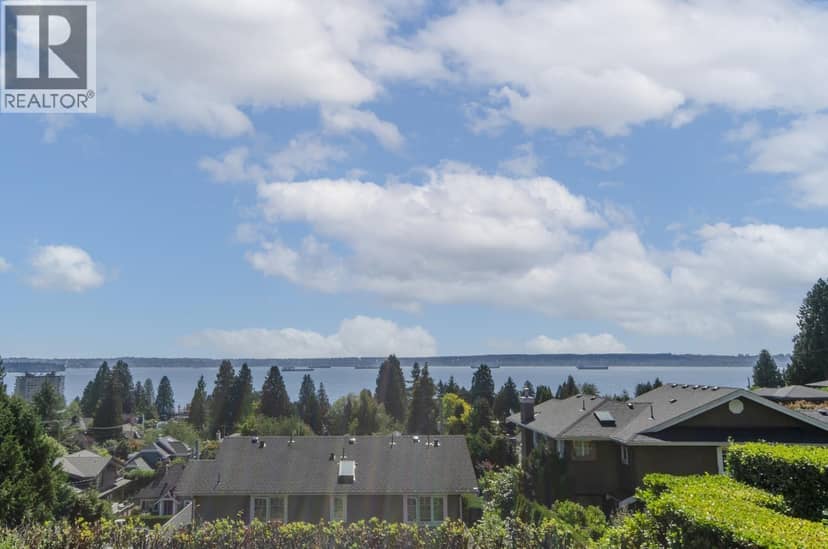 2522 NELSON AVENUE, West Vancouver