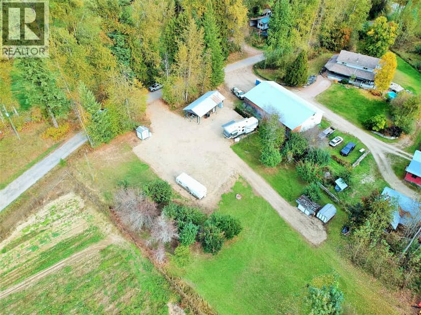 1822 Cemetery Road, Sicamous, photo 2