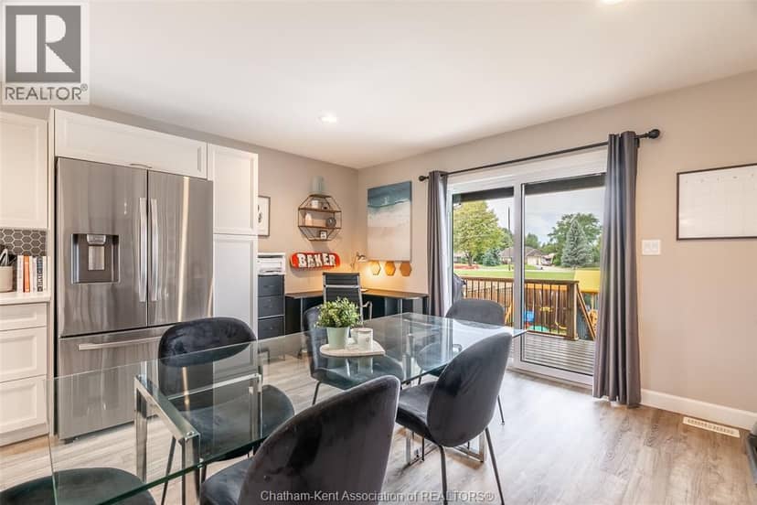 198 Moonstone CRESCENT — photo 15 of 39
