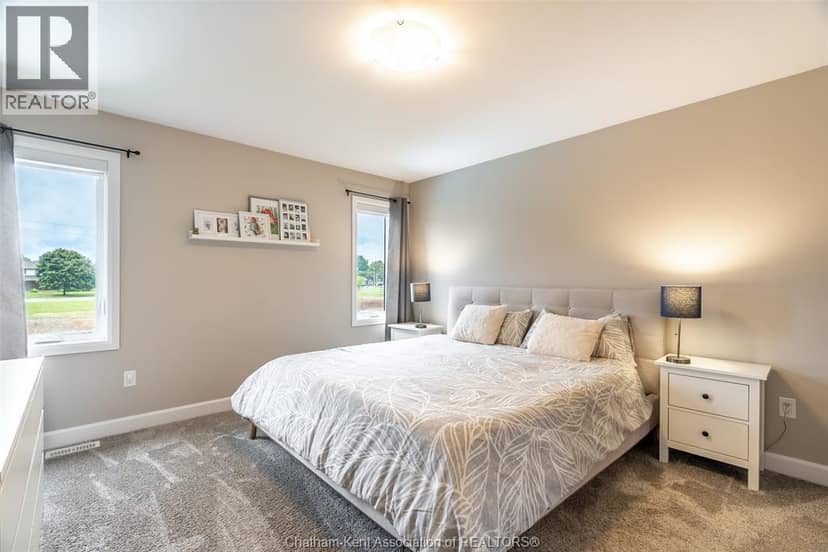 198 Moonstone CRESCENT — photo 18 of 39
