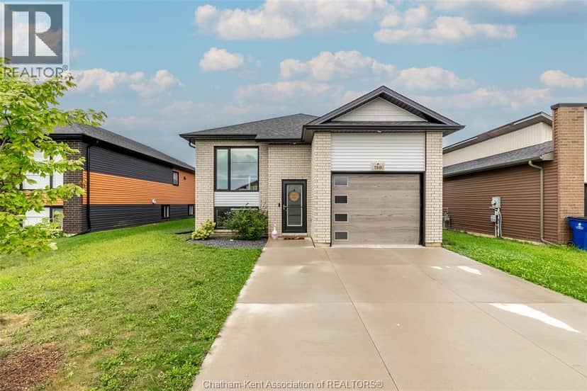 198 Moonstone CRESCENT — photo 2 of 39