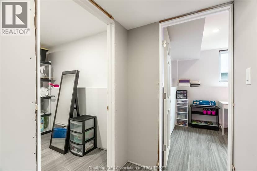 198 Moonstone CRESCENT — photo 33 of 39
