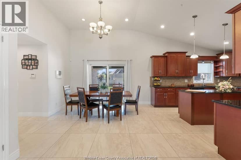 11933 Maisonneuve Street — photo 13 of 40