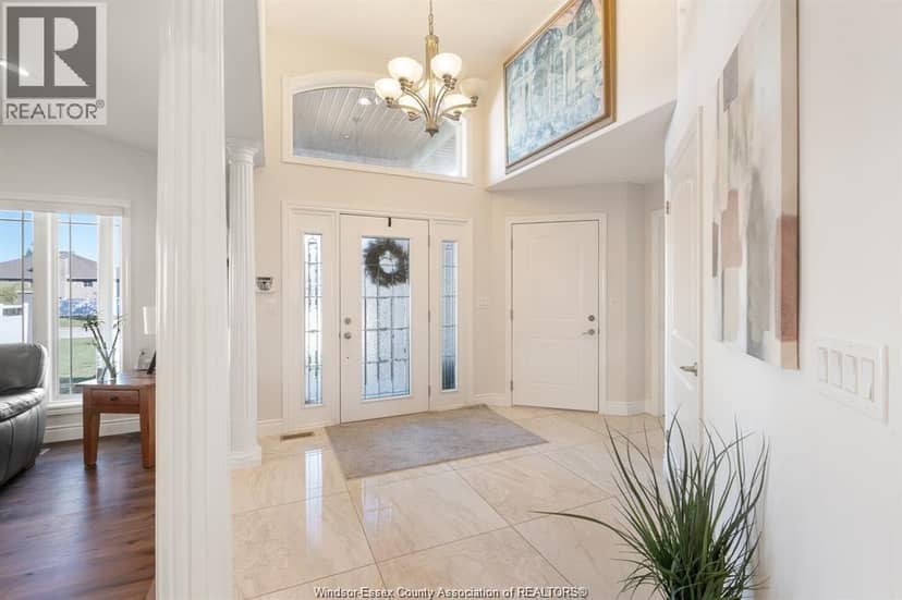 11933 Maisonneuve Street — photo 4 of 40