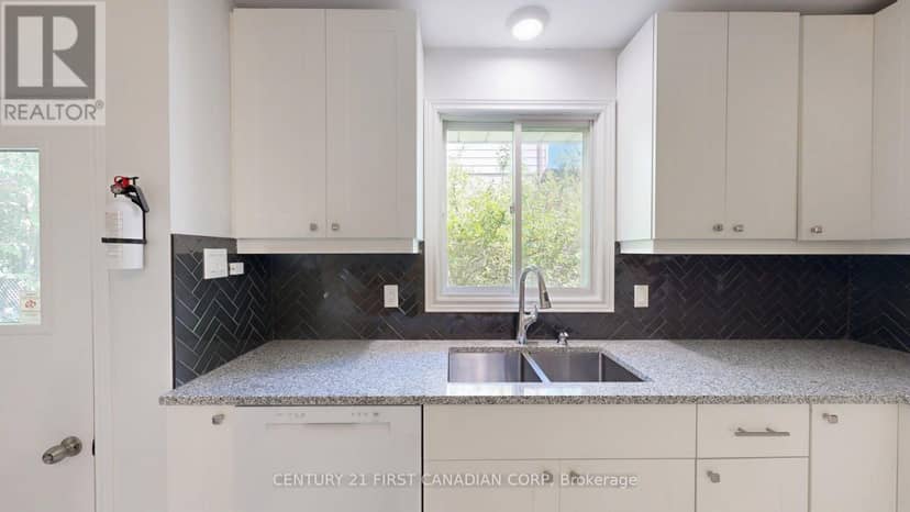 43 Walmer Gardens — photo 9 of 40