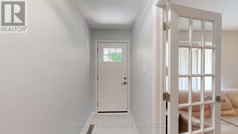 43 Walmer Gardens — photo 3 of 40