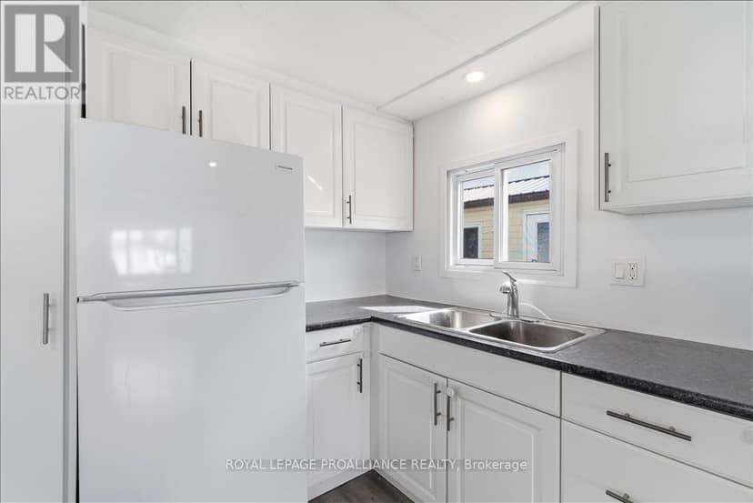 47 - 311 Dundas Street E — photo 19 of 40