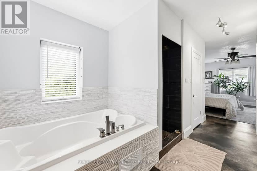 1646 Harriet Lane — photo 22 of 40
