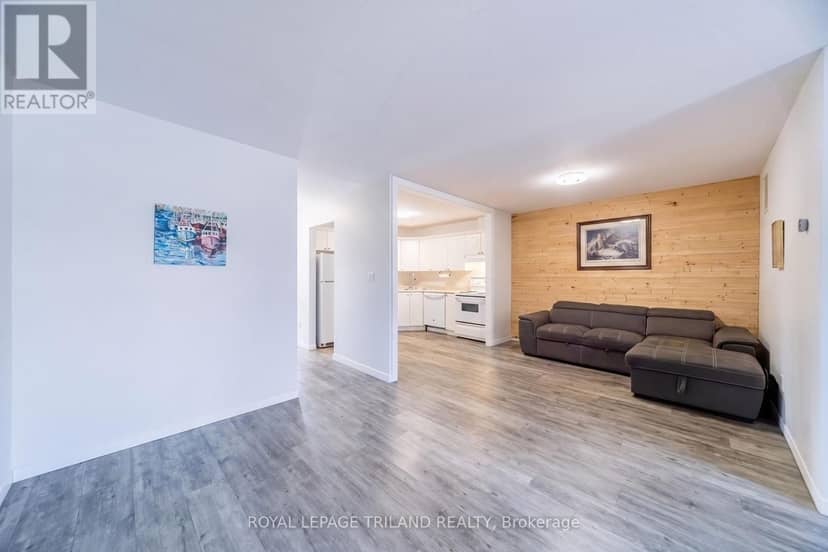 5 - 8 Oak Street — photo 23 of 40