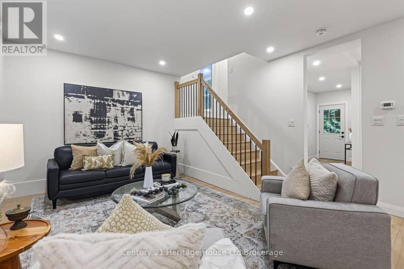 256 Union Street — photo 7 of 40