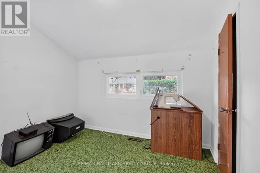 118 Knoxdale Road — photo 11 of 16